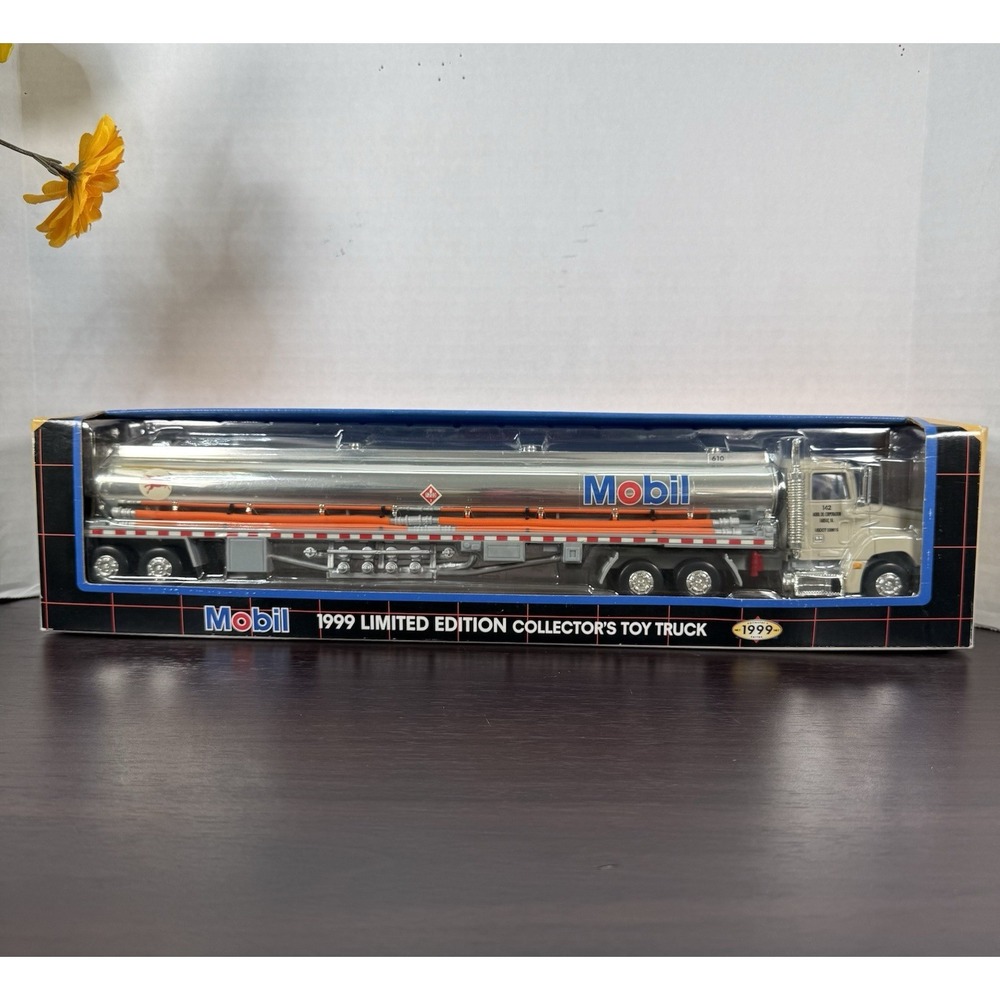 Vintage MOBIL 1999 Limited Edition‎ Collector Toy Diecast Truck 1/43 Scale New